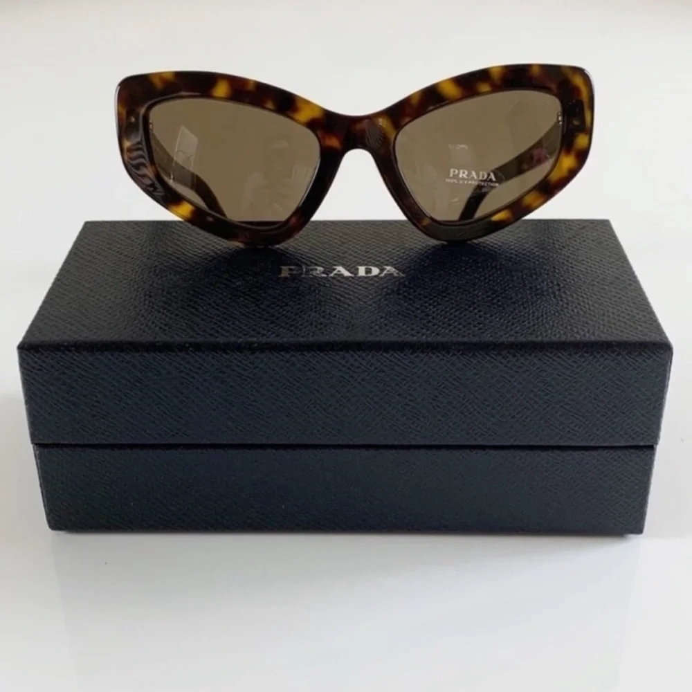 Free Prada Sunglasses, New - Picture 4 of 10